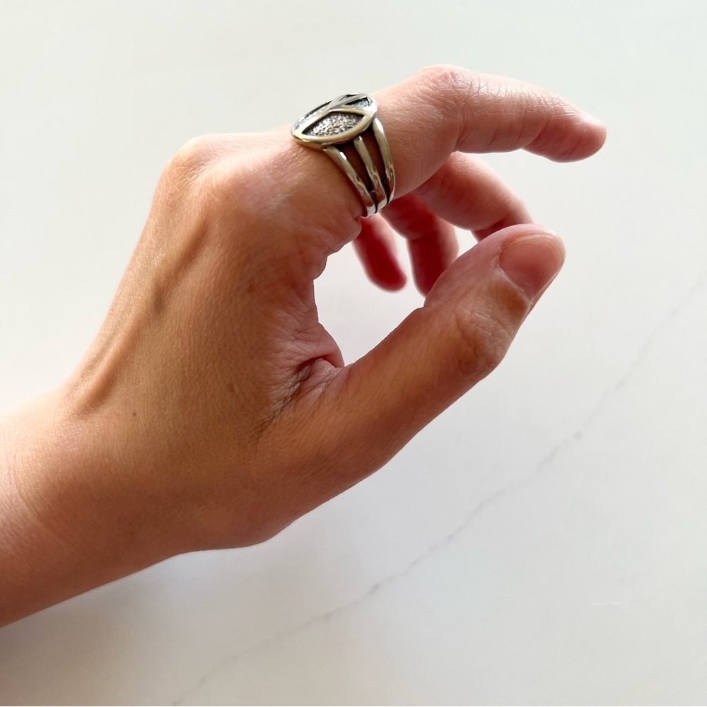 Silpada Silver Peace Symbol Ring with Architectural Design - Picture 9 of 11